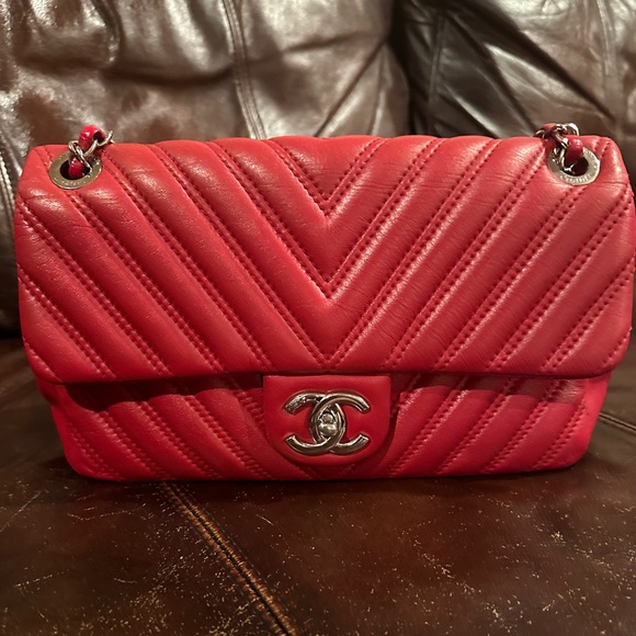 Tic102 is going live. High end luxury. - Picture 2 of 16